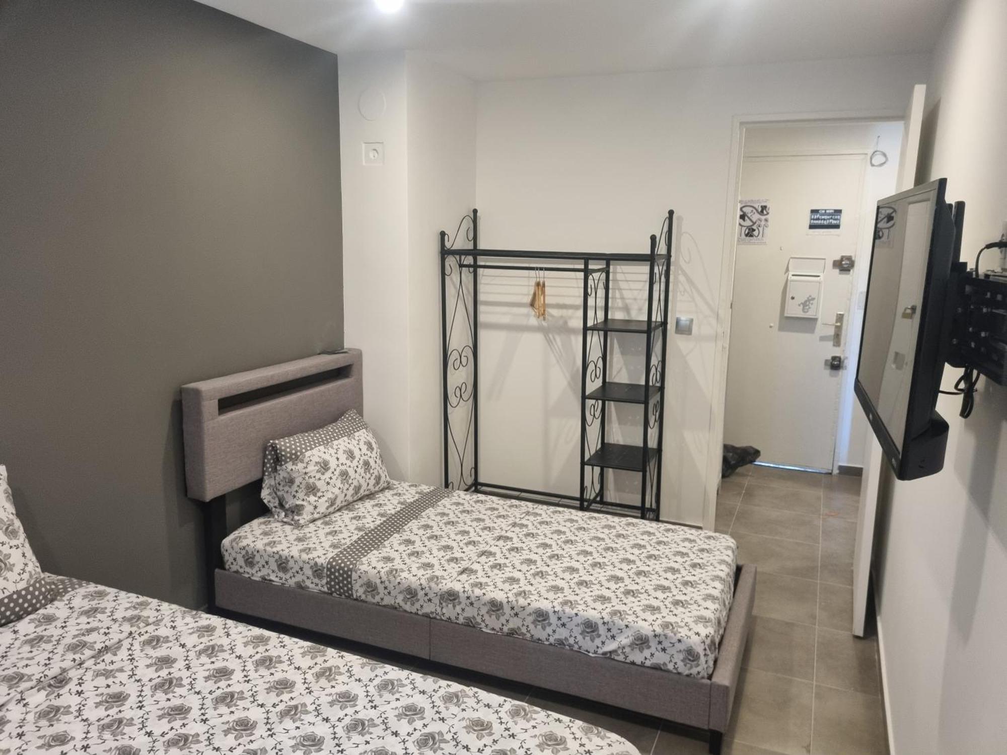 Chambre Privative Renove 2024, Climatisation, Tramway Sur Place , 12 Min Centre, 16 Min Plage, Apercu Lateral Mer, 2 Wc Avec 2 Salle De Bain, Private Room Renovated 2024, Air-Conditioned , Tram On Spot, 2 Toilets And 2 Bathrooms Nisa Exterior foto