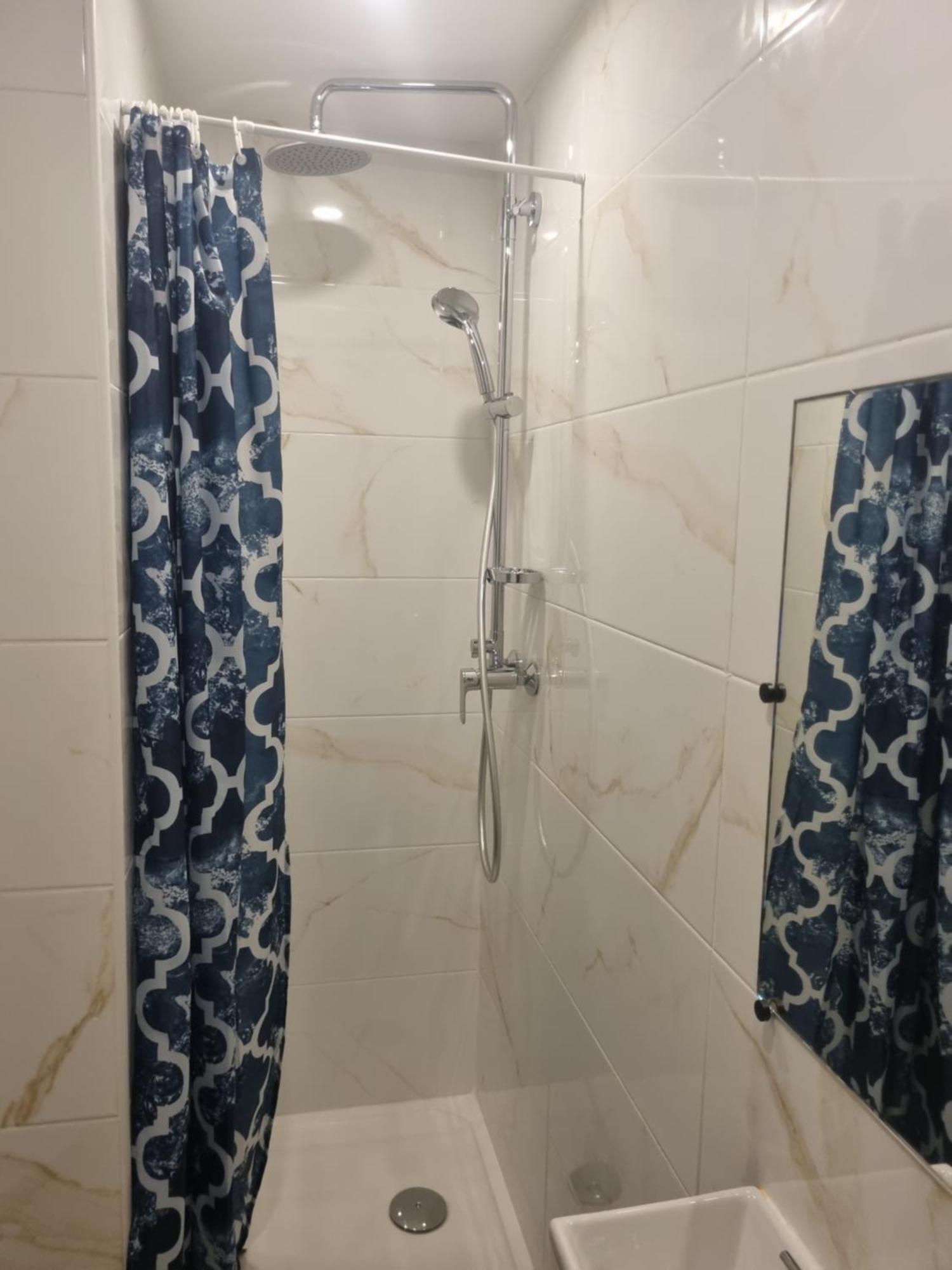 Chambre Privative Renove 2024, Climatisation, Tramway Sur Place , 12 Min Centre, 16 Min Plage, Apercu Lateral Mer, 2 Wc Avec 2 Salle De Bain, Private Room Renovated 2024, Air-Conditioned , Tram On Spot, 2 Toilets And 2 Bathrooms Nisa Exterior foto